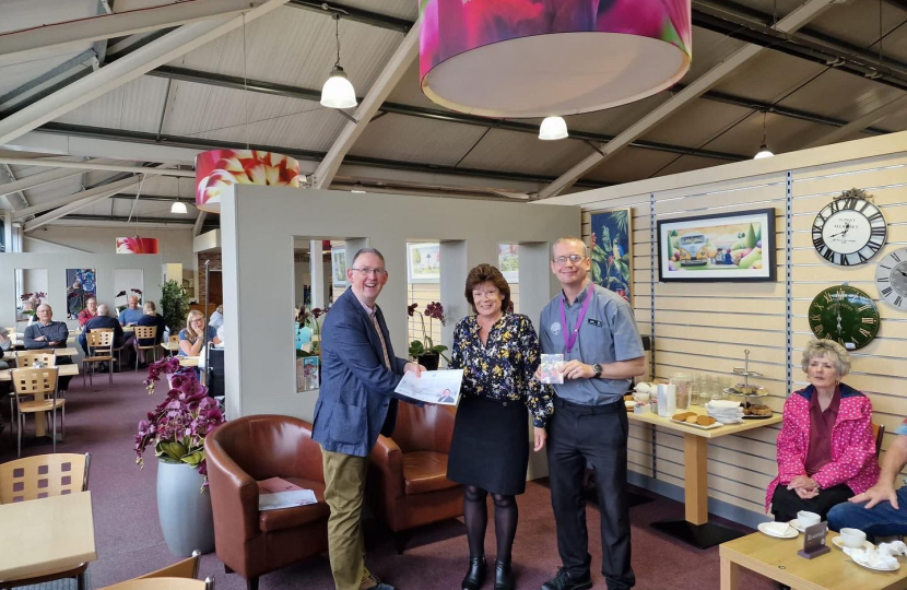 Certificate awarded to Elizabeth Frazer for Large Garden Winner